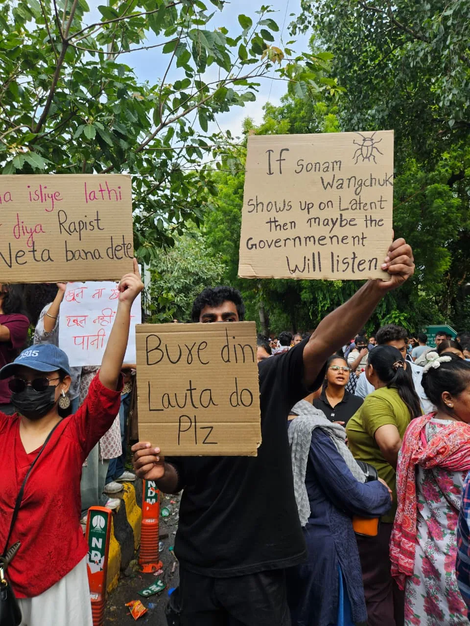 Humorous placards ask government to listen